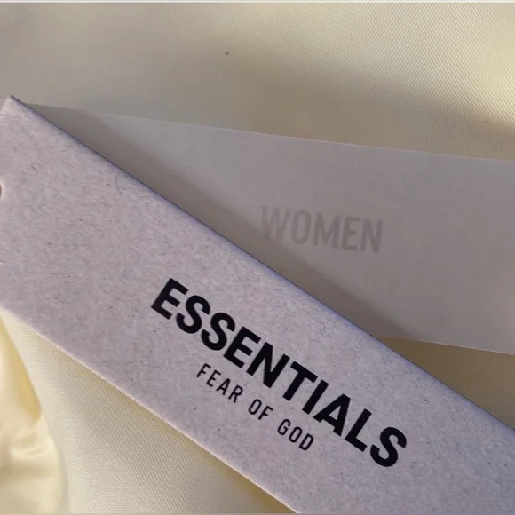 FEAR OF GOD ESSENTIALS
logo-patch track shorts - Picture 6 of 6